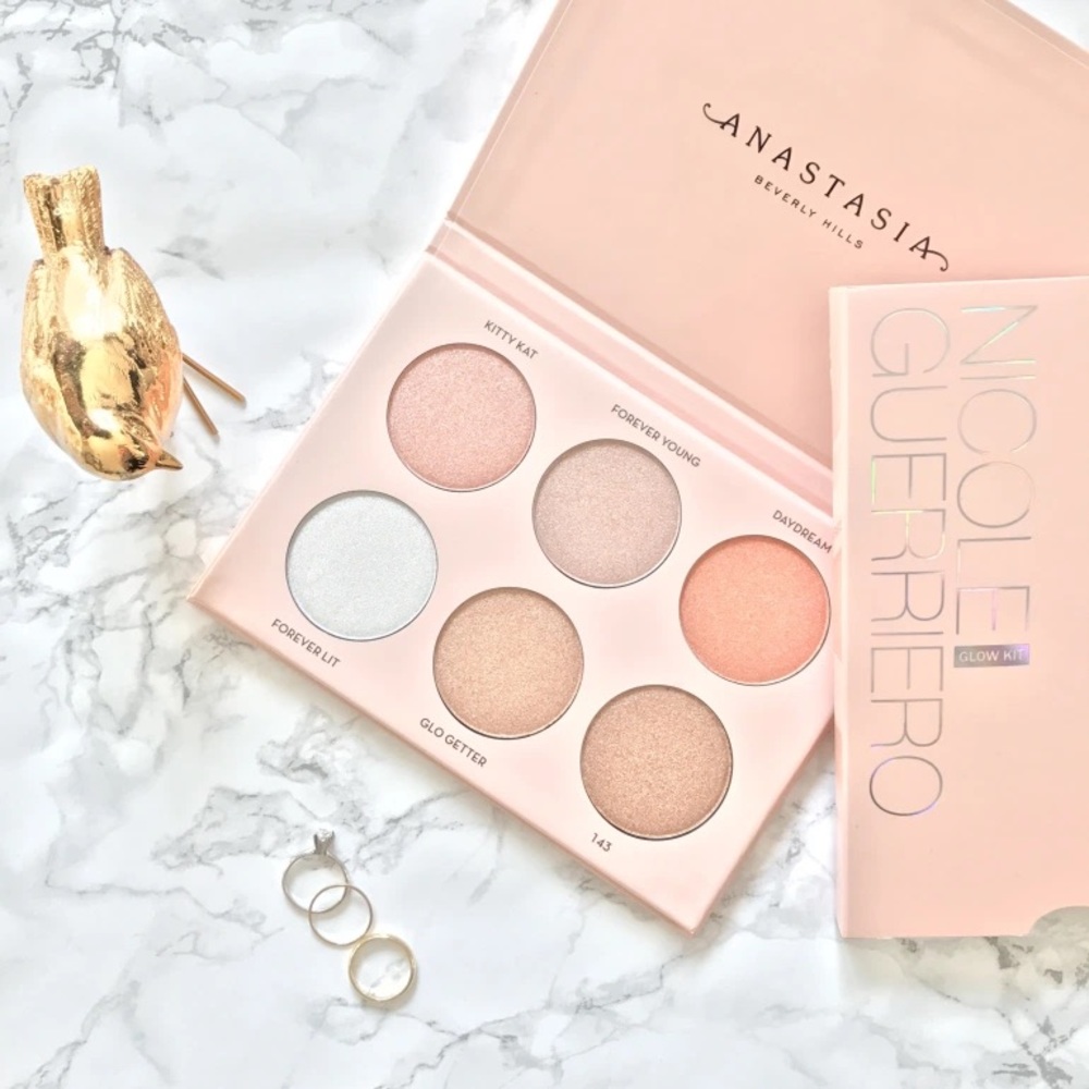 NWOT - Anastasia Beverly Hills glow